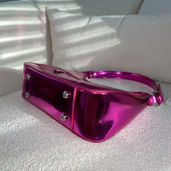 8 Other Reasons It Girl Shoulder Bag in Metallic Pink - Picture 5 of 15